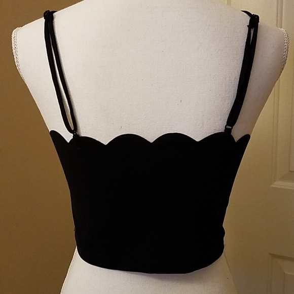 Cami crop top with belted short pant set! - Picture 7 of 7